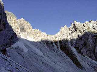 La Forc. Val da Rin d’Aiàrnola dal ciadìn sottostante, in versante auronzano